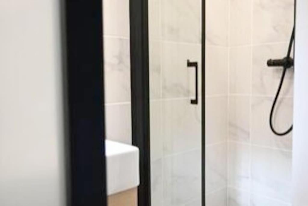 Appartement Chez Zize T2 Unique- Roucas-blanc *